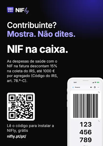 A folha do Kit de Caixa: logótipo da NIFly, "Contribuinte? Mostra. Não dites.", a dedução, um código QR e o ecrã da app